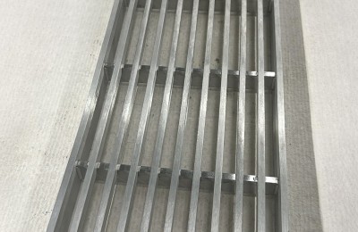 Phát Đạt Metal nhận gia công grating cong răng lược